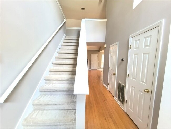 Building Photo - 873 Ashwood Walk