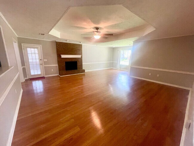 Building Photo - 4/2 for Rent in Brandon 047!! MOVE IN READY!