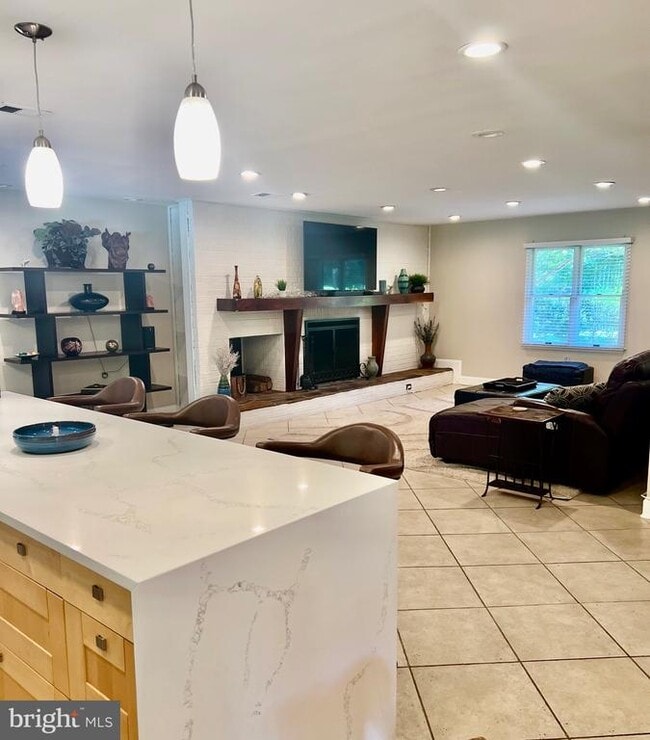 Building Photo - 1542 Crowell Rd