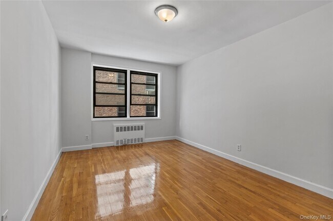 Building Photo - 140 E Hartsdale Ave