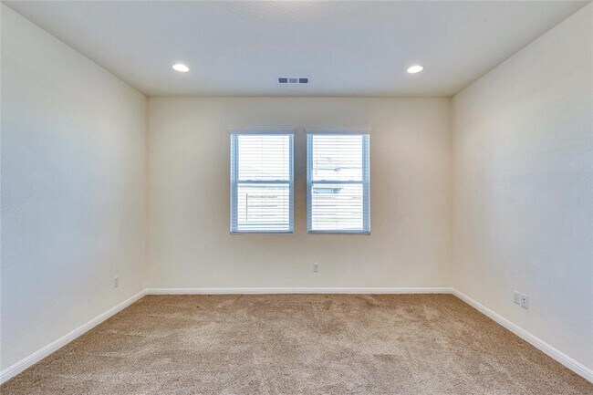 Building Photo - 200 Cold Spg Lp