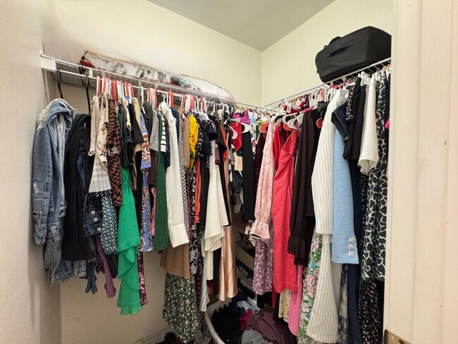 Building Photo - 7204 N 44th Ln