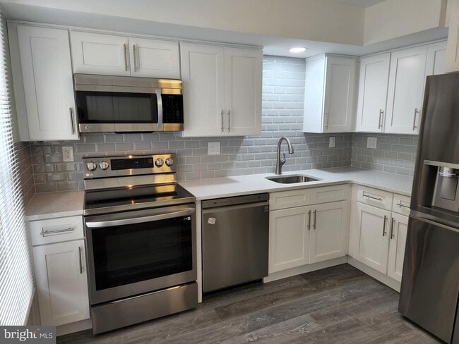 Building Photo - 29 Providence Ave