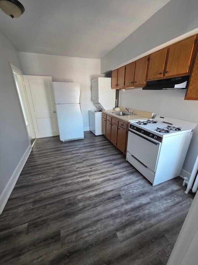 6626 N 17th St - 6626  N 17th St
