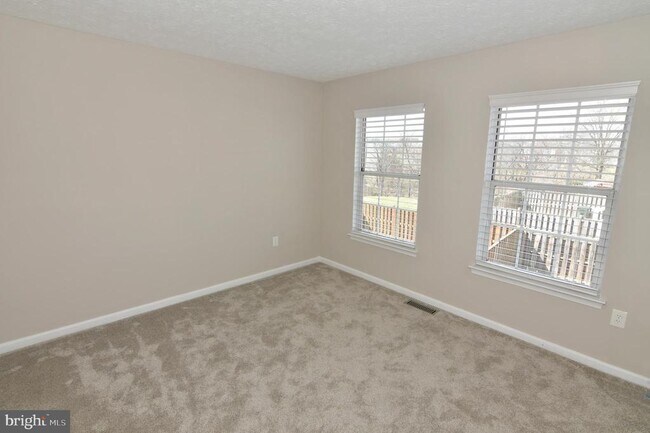 Building Photo - 311 Willowbrook Ct