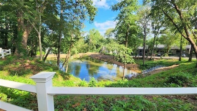 Building Photo - 401 Park Ridge Cir