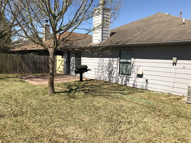 Building Photo - 16115 Speyburn Ct