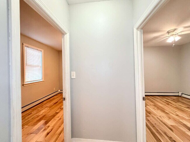 Building Photo - Move in July 1st • Spacious 1BR w/ Bonus Room Open Layout • Assigned Parking • Appliances • Garfield