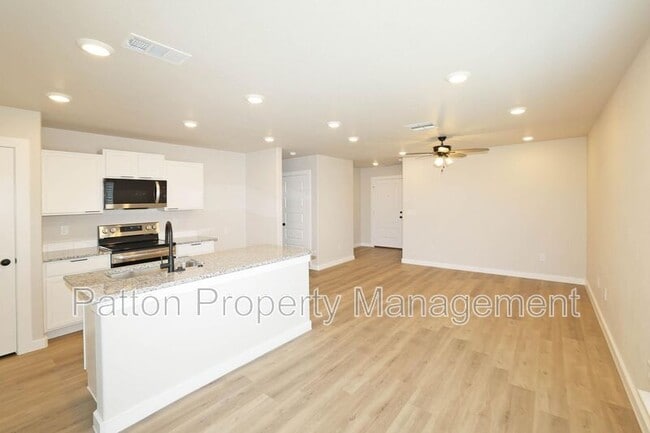 Building Photo - 8904 Bandit Dr