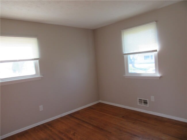 Building Photo - 212 Vollmer Pkwy