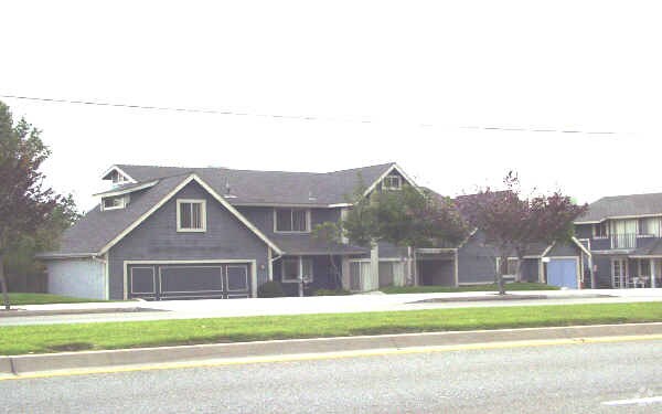 Building Photo - 628-638 E Badillo St