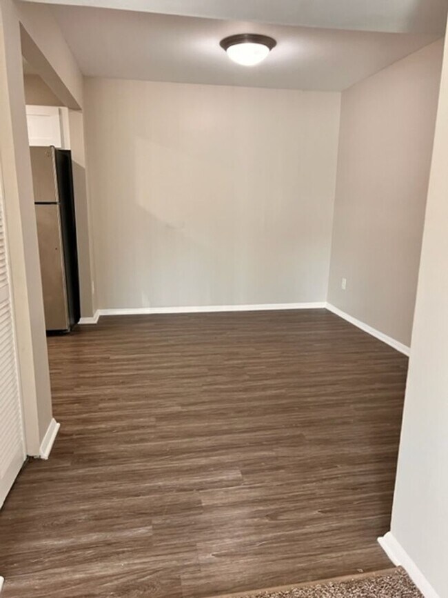 Building Photo - 1167 Abbey Ln