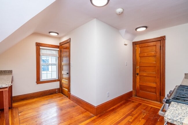 Building Photo - 24 Walden St