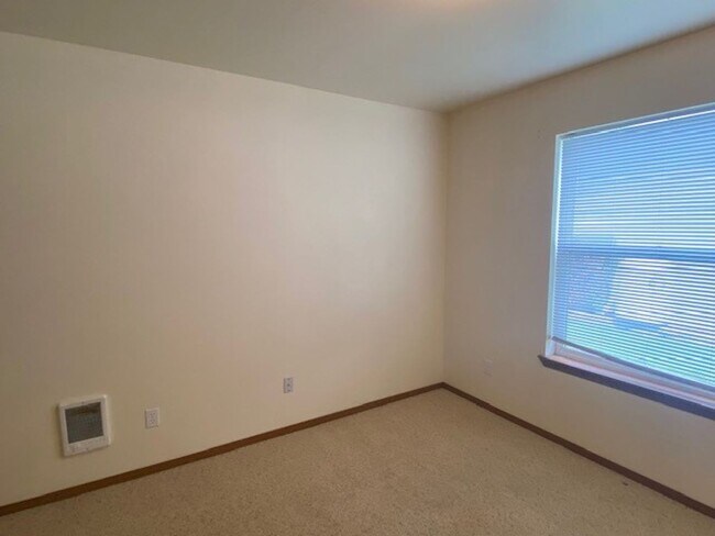 Building Photo - S519