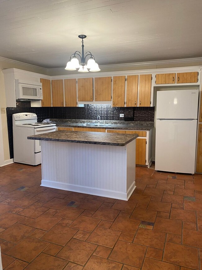 Building Photo - 7600 Ponds Rd. Laurinburg, NC 28352