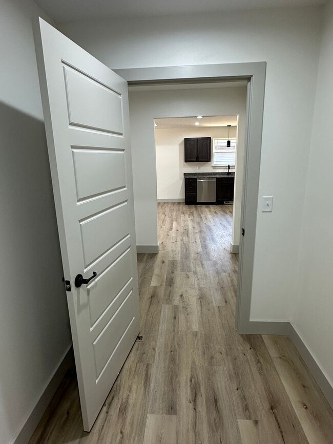 Building Photo - NEW CONSTRUCTION 5 Bed 3 Bath w/ Walk Out ...