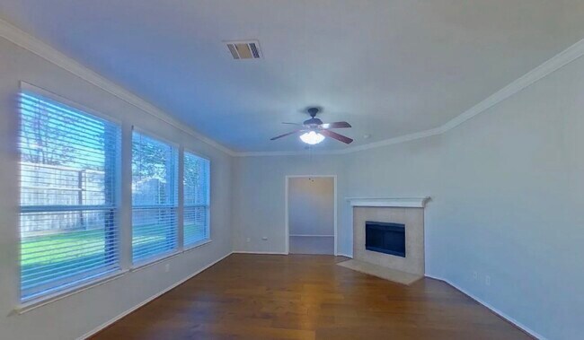 Building Photo - Charming 4-Bedroom Home with Modern Comforts & Spacious Living