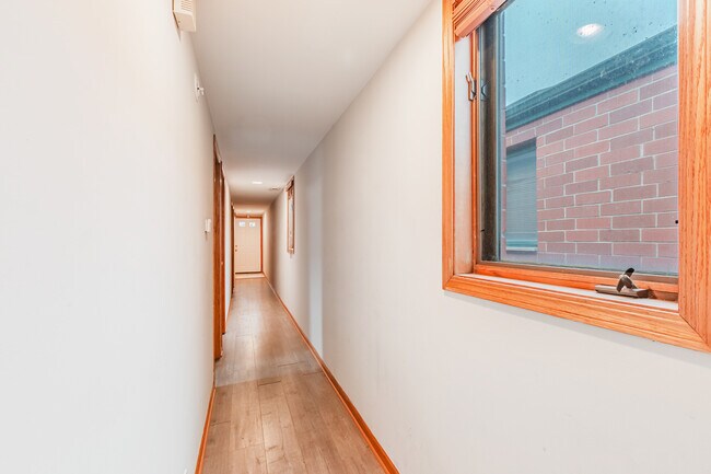 Building Photo - 2413 W Taylor St