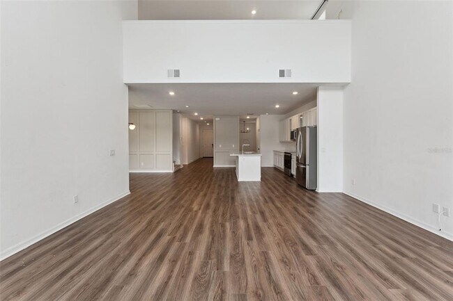 Building Photo - 756 Steerview St