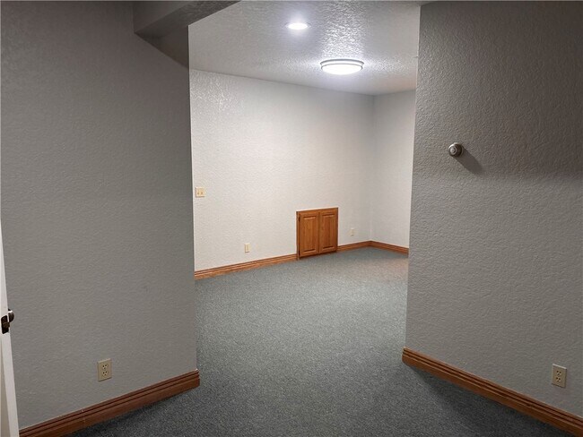 Building Photo - 15262 Shipe Rd