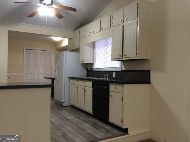 Building Photo - 5022 Rock Springs Rd