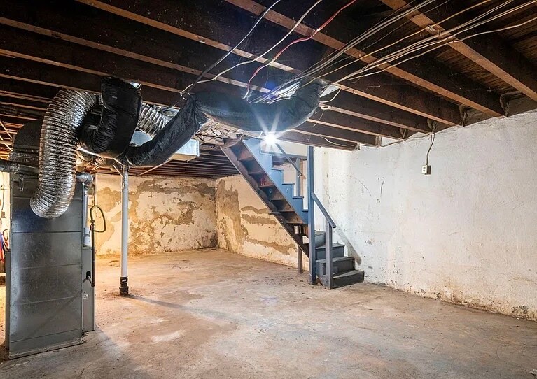 Building Photo - 2405 S 57th St