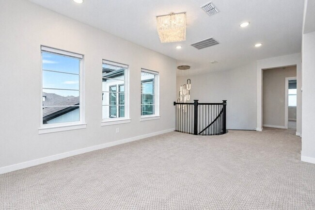 Building Photo - 10014 Oakwood Trl
