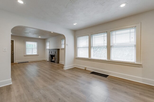 Building Photo - PRE-LEASING