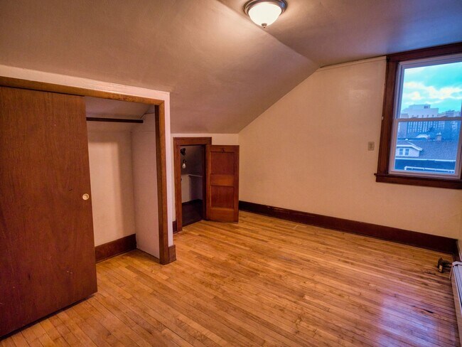 Building Photo - JNF 4932 W. Beloit Rd.