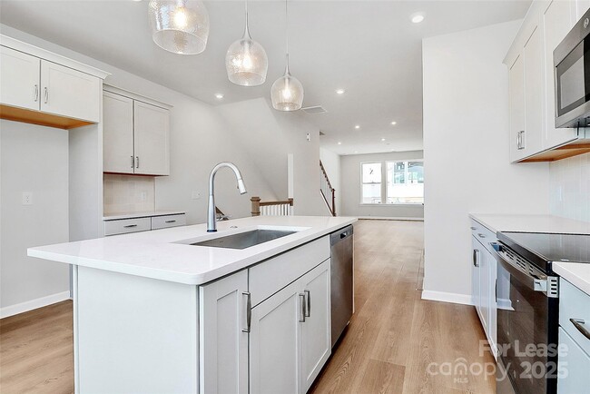 Building Photo - 5731 Castlerea Dr