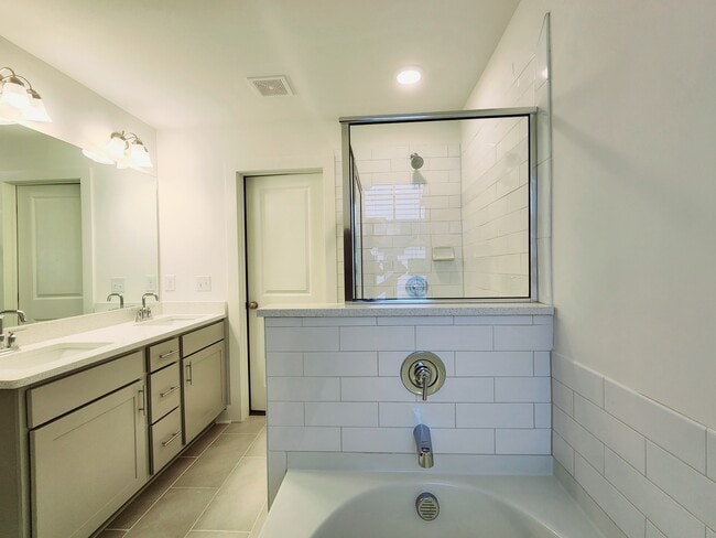 Master Bath - 110 Auburn Crossing Way