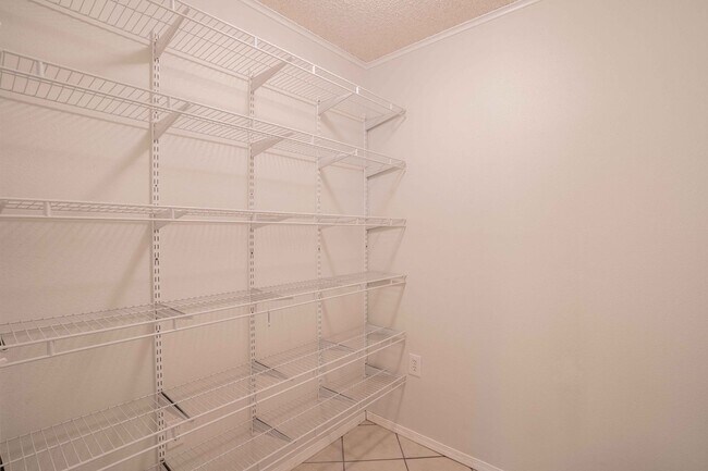 Building Photo - 3 Bed / 2 Bath in Broken Arrow!