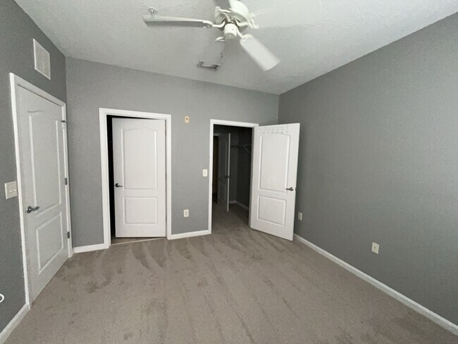 Building Photo - 5257 Cane Island Loop