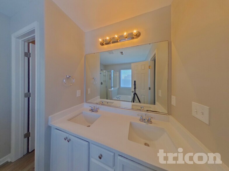 Building Photo - 6503 Sunman Rd