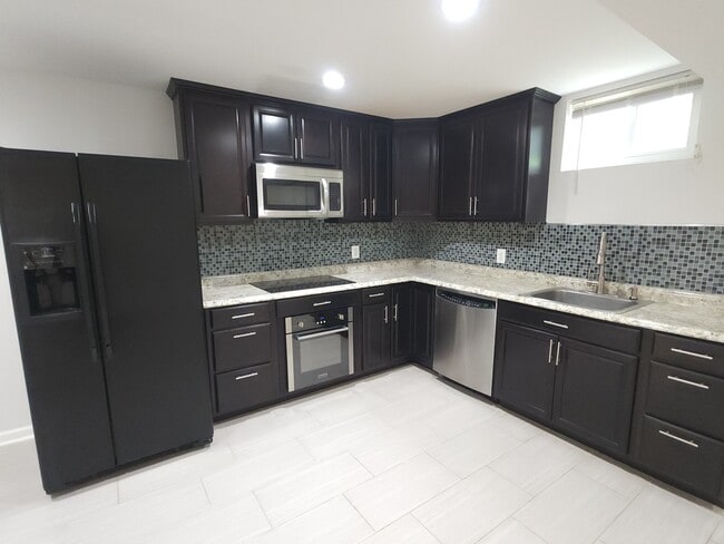 Building Photo - 9317 Severn Ter