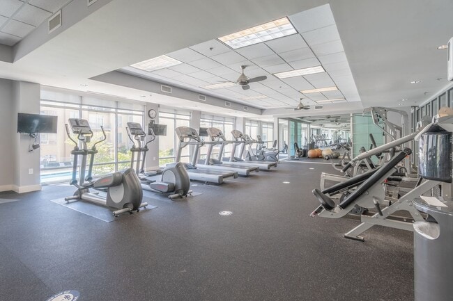Building Photo - Stunning 2-bedroom, 2-bathroom condo locat...