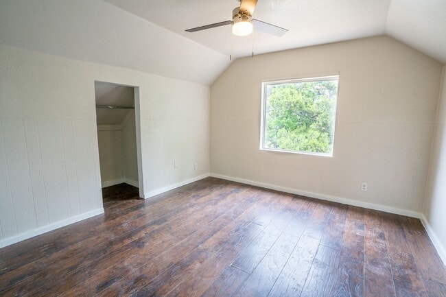 Building Photo - 112 N Delaware Pl
