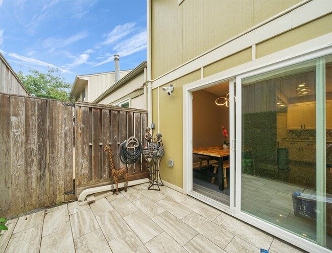 Building Photo - 15137 Kimberley Ct