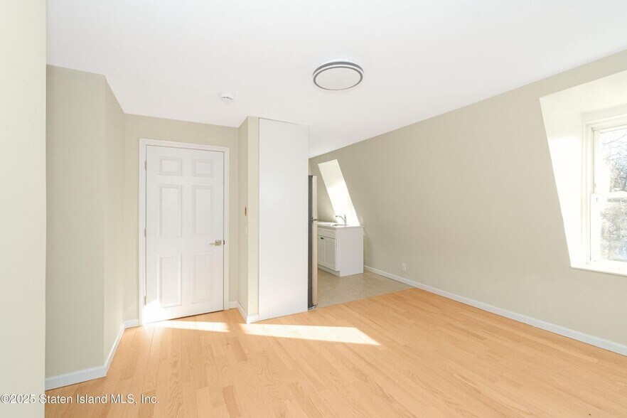 Building Photo - 413 Cary Ave