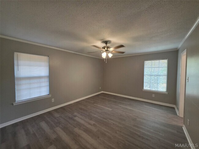 Building Photo - 744 Ledyard Pl