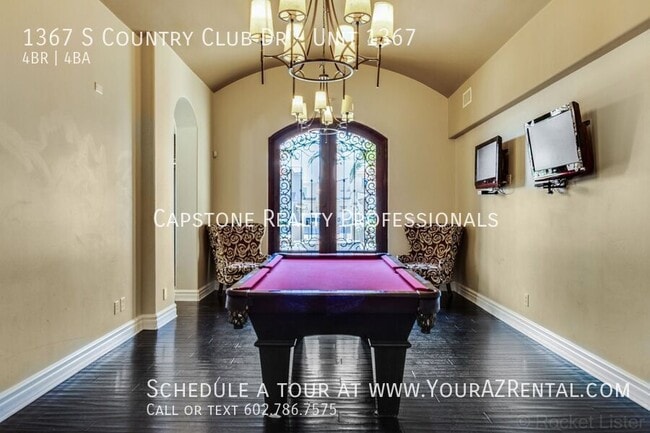 Building Photo - 1367 S Country Club Dr