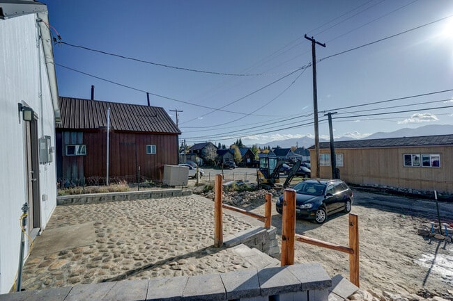 Building Photo - 1305 Poplar St