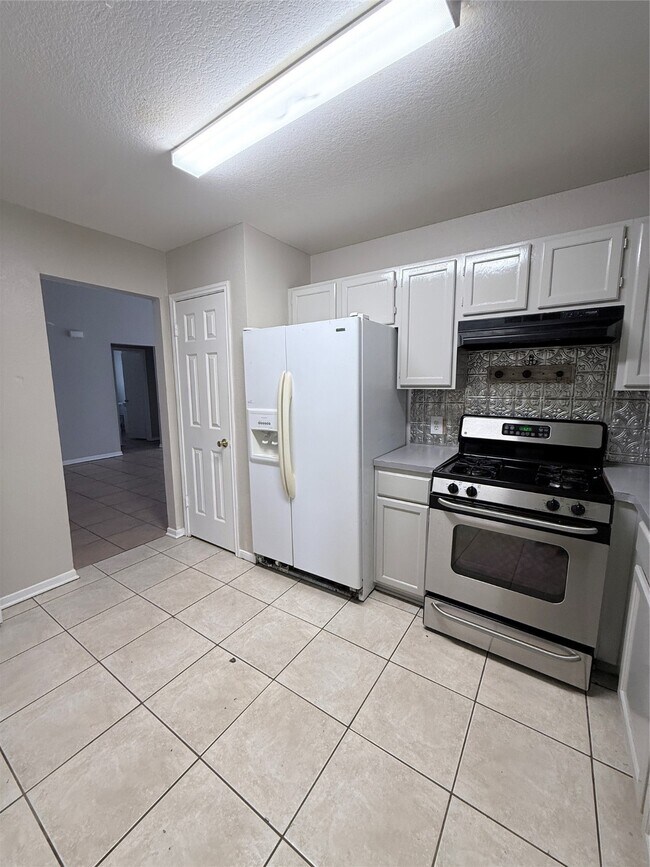 Building Photo - 6430 Garden Canyon Dr