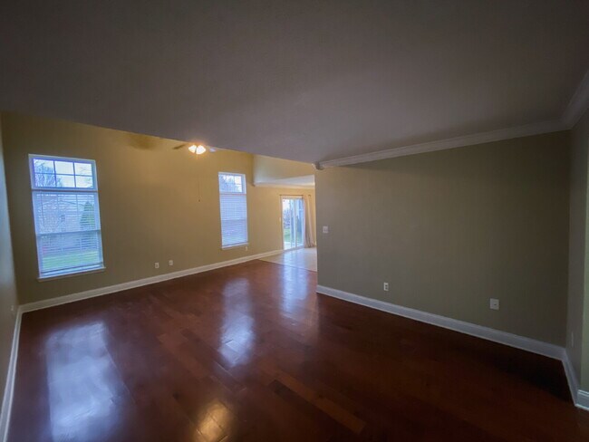 Building Photo - Welcome home to this charming 4-bedroom, 2.5-bath home in Noblesville!