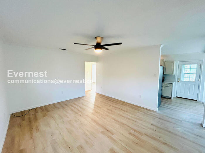 Building Photo - 3032 56th St S