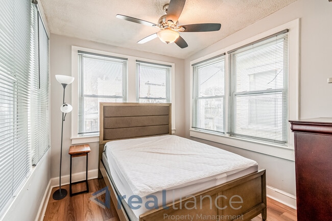 Building Photo - 2302 E St NE