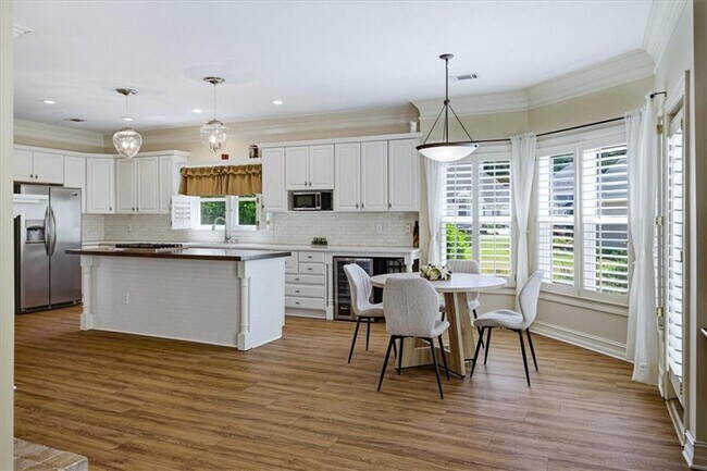 Building Photo - 210 Masters View Ct