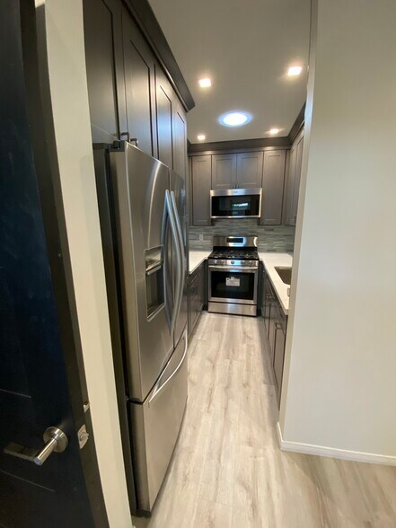 Kitchen - 3426 Gurnard Ave