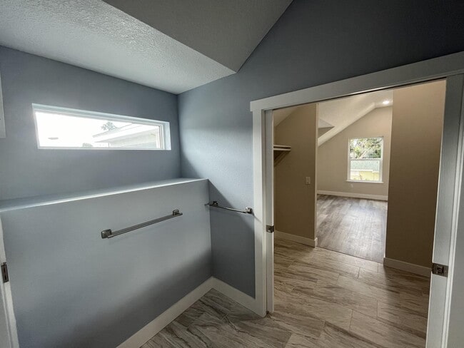 Building Photo - 119 Dixwood Ave