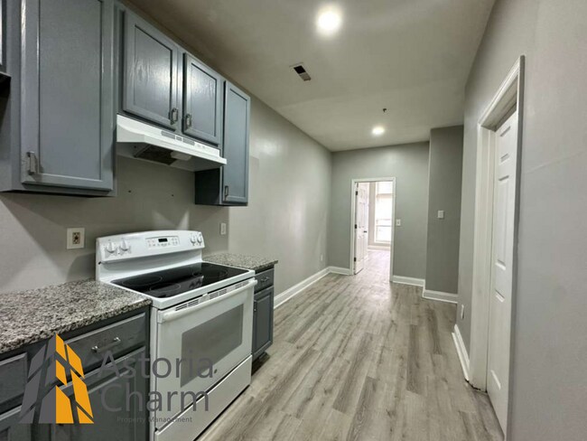 Building Photo - 1918 N Charles St